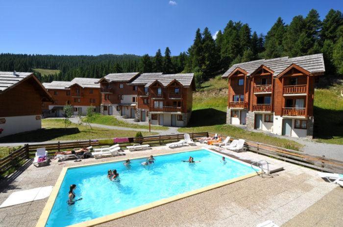 Les Chalets Du Parc Aux Etoiles - Cimes Et Neige Apartman Puy-Saint-Vincent Kültér fotó
