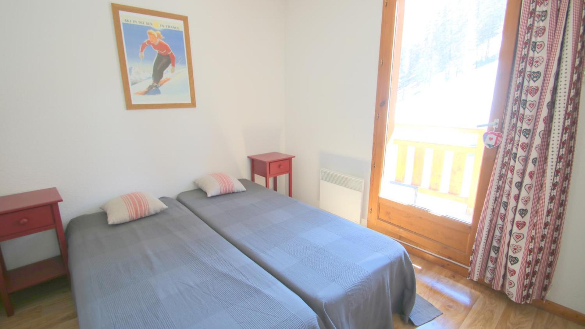 Les Chalets Du Parc Aux Etoiles - Cimes Et Neige Apartman Puy-Saint-Vincent Szoba fotó
